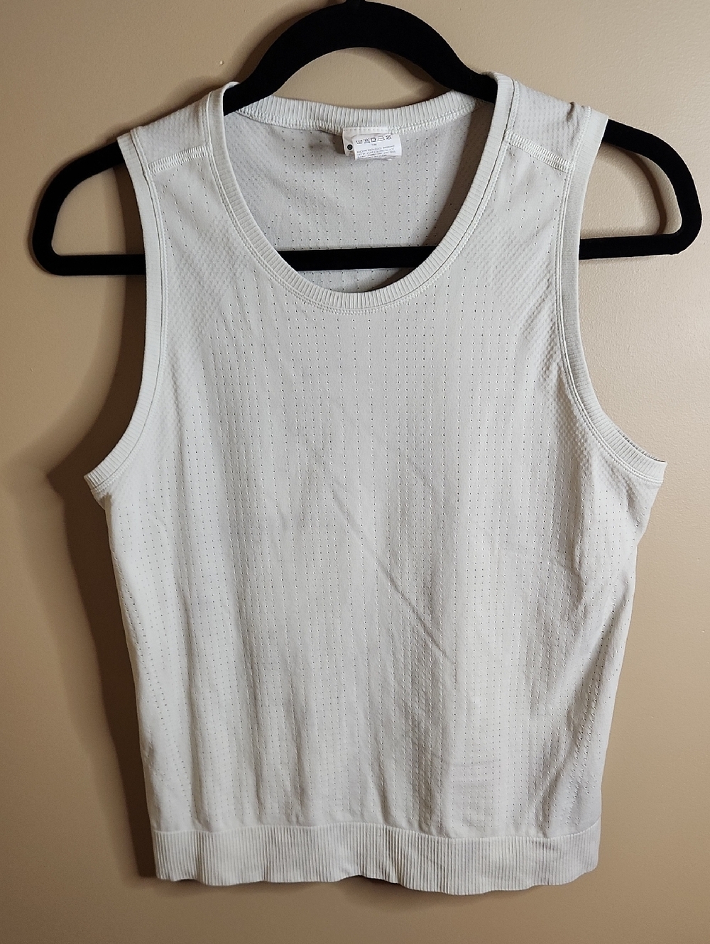 Athleta In Motion Seamless Tank in Oatmeal. Size S.